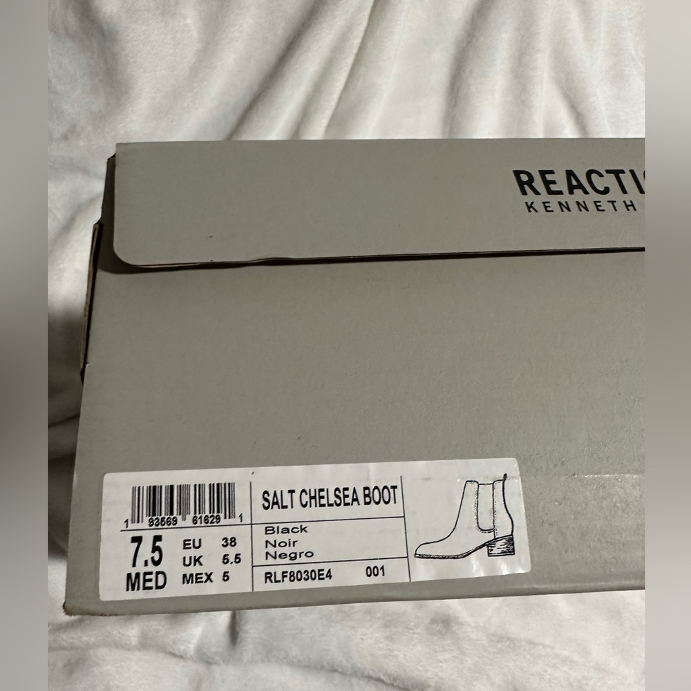 Kenneth Cole Reaction Women's Salt Chelsea Ankle Boot - Picture 3 of 7